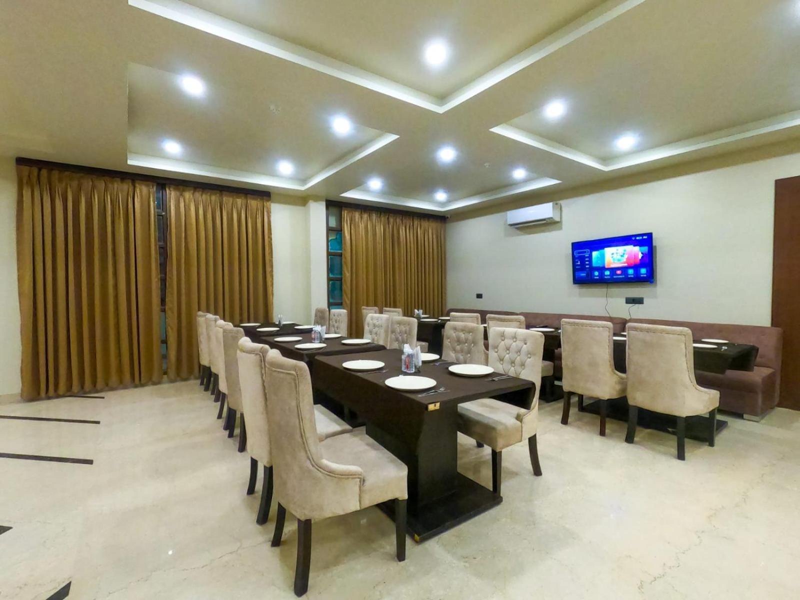 מלון אגרה The Taj Vista Agra- Walking Distance To Taj Mahal מראה חיצוני תמונה